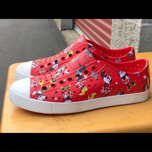 Native Disney Mickey Mouse Red Rubber Water Shoes Size W8 worn twice like new - Picture 2 of 5